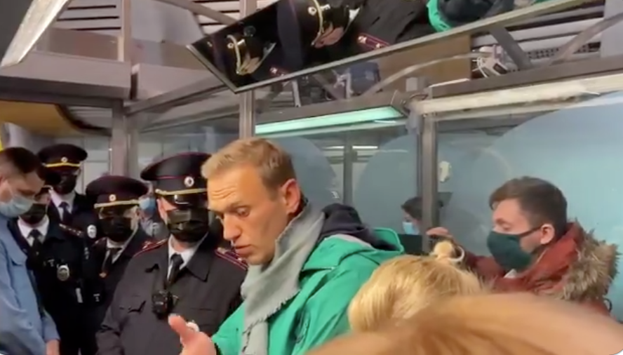 Aleksei Navalnîi s-a întors în Rusia după 5 luni și a fost arestat de ...