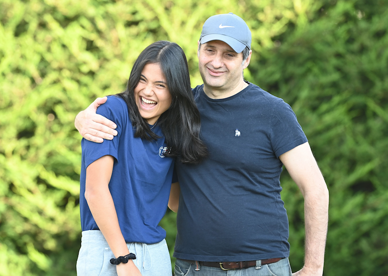 Fotografii duioase cu Emma Răducanu și tatăl ei, după triumful de la US