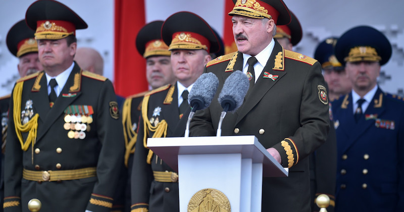 Lukașenko - militari