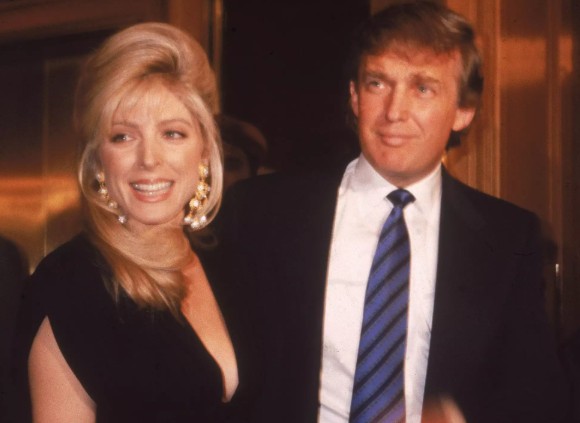 Marla Maples (amantă și a doua soție) și Donald Trump. Sursa foto: People / Tom Gates/Getty Images