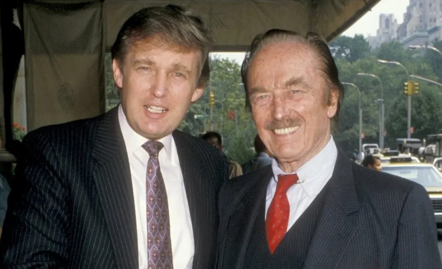 Donald Trump și tatăl său, Fred Trump Sr. (1988 la Plaza Hotel - New York City). Sursa foto: BBC/Getty Images