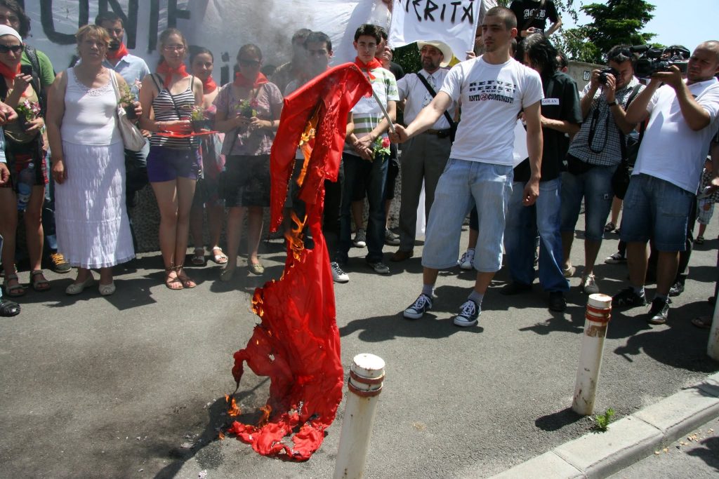 Tinerețea revoluționară a unui naționalist putinist. Sursa foto: Facebook