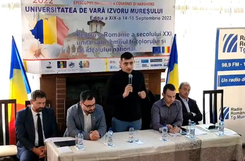 Extremistul George Simon la lucrările „universității” din 2022