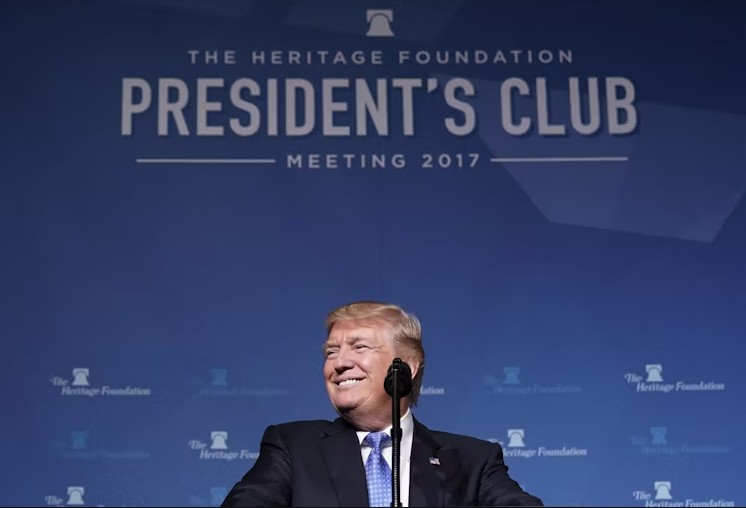 Donald Trump la tribuna Clubului Președintelui (Heritage Foundation). Sursa foto: New Republic/MANDEL NGAN/AFP/Getty Images