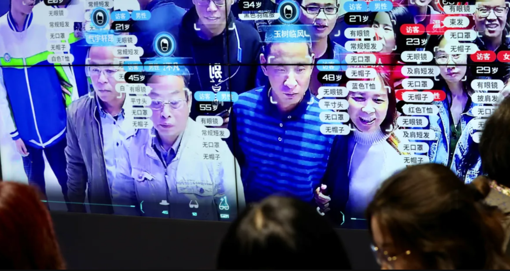 Identificarea biometrică și facială în slujba dictaturii comuniste chineze. Sursa: China Daily via Reuters