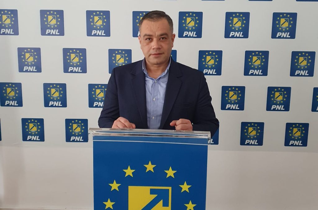 Senatorul partidului extremist AUR, Marian Vasile în vremurile când era un entuziast lider și consilier local al PNL Craiova. Sursa foto: Gazeta de Sud