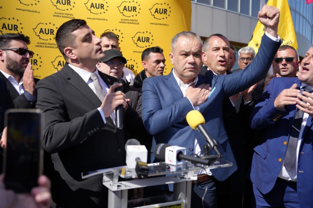 Politicianul craiovean Marian Vasile, fostul liberal pro-UE, transformat peste noapte în loialist al putinistului George Simion și senator al AUR, partid extremist anti-UE. Sursa foto: Cuvântul Libertății