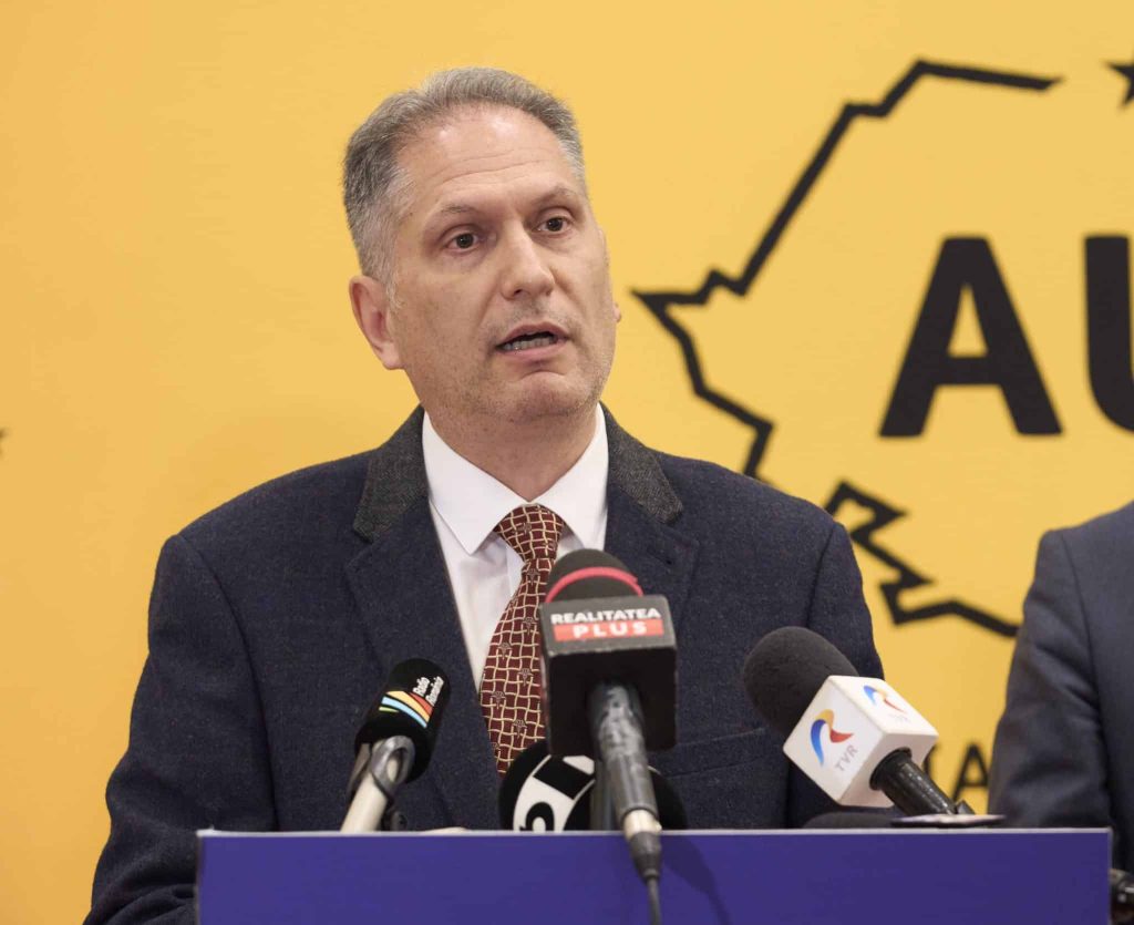 Senatorul partidului extremist AUR, Laurențiu Plăeșu - omul de încredere al lui Eugen Popescu plasat în grupul parlamentarilor AUR. Sursa foto: Senatul României