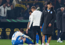 „Tragedie greacă” pentru U Craiova: de la 2-0 la 2-3 cu AEK Atena, goluri primite în minutele 90+8 și 90+15! O incredibilă serie de ghinioane, pe ruta Atena – Mostar – Olomouc – Londra – Larnaca