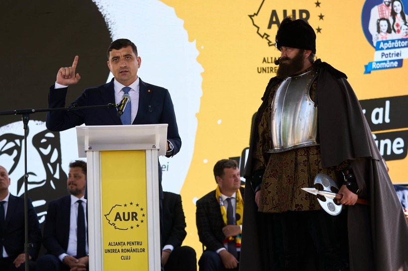 Butaforia AUR: „Liderul Salvator” George Simion cheamă la luptă pe „voievozii neamului” / FOTO: Facebook 