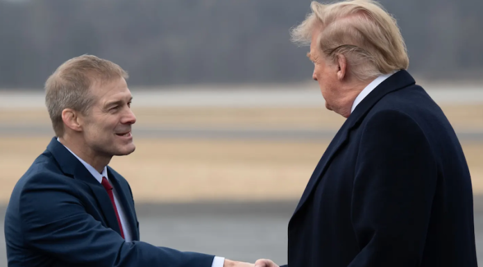 Huliganii MAGA pun presiune pe Europa: 6 minciuni enorme doar despre „cazul România”, în Raportul preliminar al „Comisiei Jordan”. „Vina” de a nu permite fake news, discursul urii și extremismul pe rețelele sociale