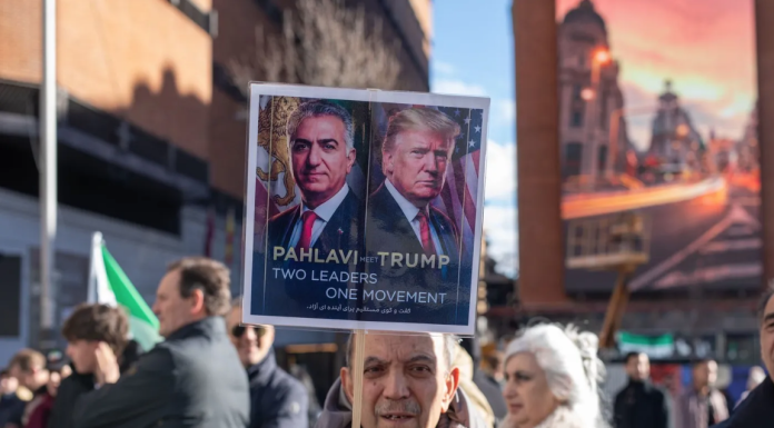 Trump împinge din nou populația Iranului în gura lupului: „Preluați controlul asupra guvernului vostru! Acum este momentul!”. Luna trecută i-a lăsat singuri în fața ucigașilor lui Khamenei. Și pe venezueleni i-a trădat