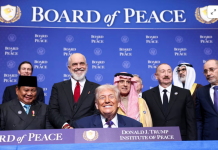 Consiliul trumpist al Păcii: un discurs grotesc, bârfe de cârciumă, gafe, megalomanie, amenințări de tip mafiot. Și lideri speriați, dar surâzători!