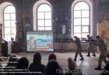 VIDEO. Rușii se antrenează cu mitraliera în biserică! Iau la țintă sfinții, înainte de a fi trimiși pe frontul din Ucraina