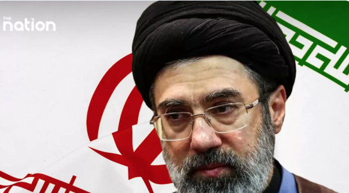 De teama rachetelor, al treilea ayatollah a fost ales online! E fiul lui Ali Khamenei, cel pulverizat sâmbătă de rachete. Mojtaba Khamenei e tot un fanatic anti-occidental și anti-israelian