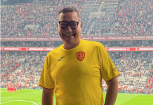 Ponta a susținut de fațadă România. Pe dedesubt avea tricoul Turciei! Apoi… kendisini eleştiren Rumenleri gücendirdi!