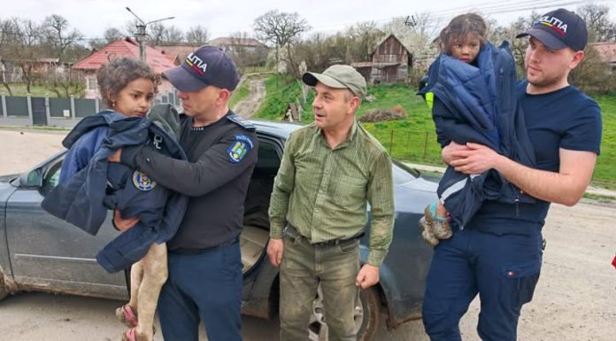 Rebeca și Melisa, fetițele dispărute la Târnăveni, au fost găsite în viață de un pădurar, după o zi, foarte departe de casă. Persistă bănuielile că au fost răpite