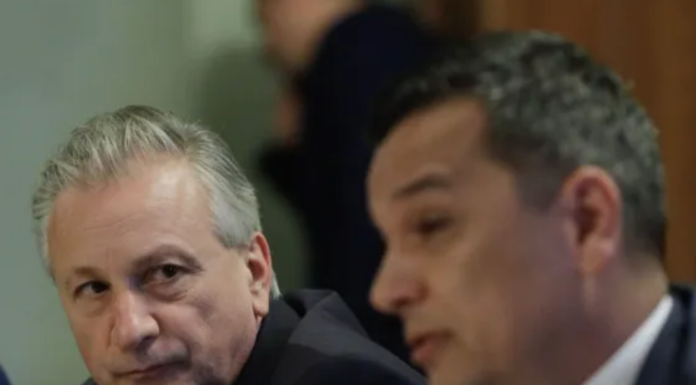 Grindeanu, somat de un apropiat al său: ”Nu blocaţi România! A sabota este iresponsabilitate”