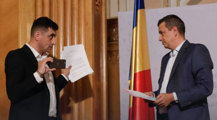 Aberațiile moțiunii de cenzură: PSD vrea să doboare Guvernul Bolojan pentru felul în care a guvernat PSD! Grindeanu a preluat toate tâmpeniile ”suveraniste” ale AUR