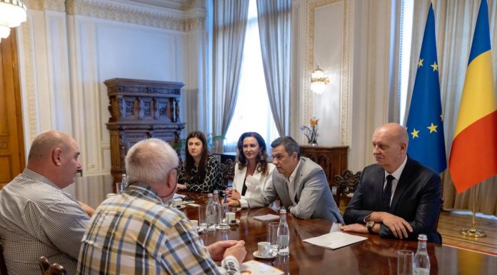 În timp ce urlă că ”nu ne vindem țara”, Grindeanu și PSD ”împing” un proiect de lege prin care străinii ne pot expropria și morții din morminte!