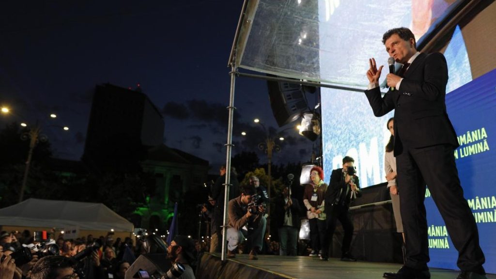 Candidatul independent Nicuşor Dan la mitingul „România în lumină” (Piaţa Victoriei, mai 2025). FOTO: Inquam Photos/Mălină Norocea