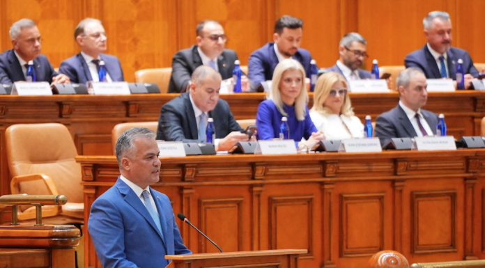 PSD s-a înveștit degeaba: guvernul clandestin nu i-a fost învestit! I-au lipsit 44 de voturi. Trădătorii au fost trădați de Simion! Nici vizita la sediul AUR nu le-a folosit