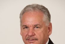 Cei 16 PNL-iști care și-au atacat partidul la Tribunalul Ilfov: 5 senatori și 11 deputați. Printre ei: Mihail Veștea, rudă a ”premierului clandestin”