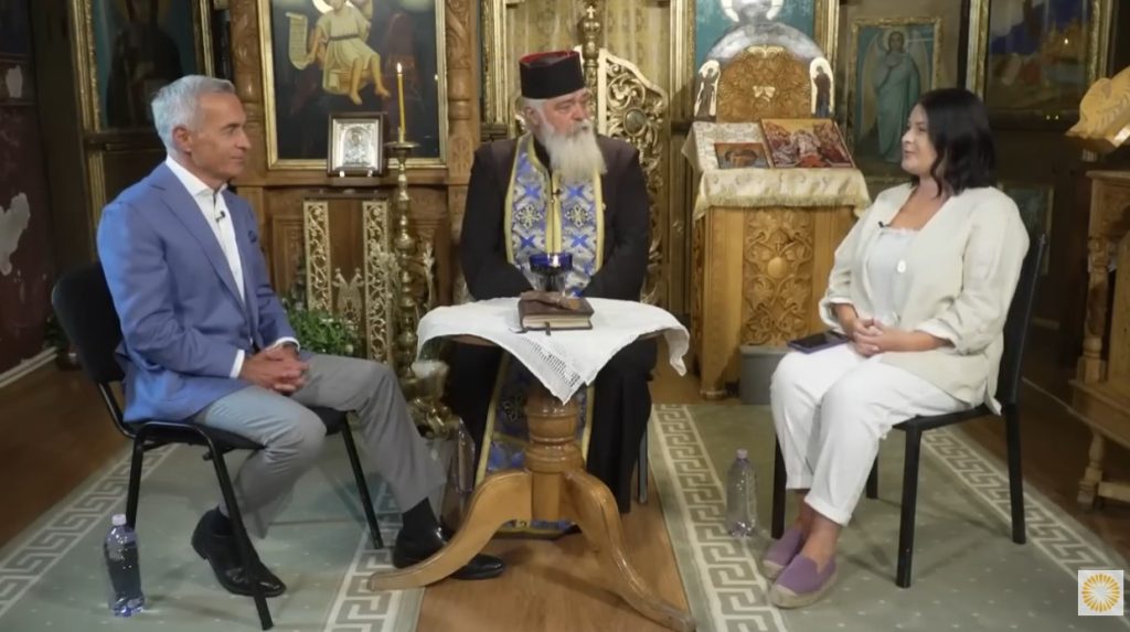 Pr. Calistrat Chifan și Călin Georgescu la Mănăstirea Vlădiceni (Iași, 2024). FOTO: YouTube
