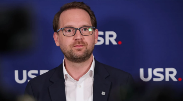 Cum pot zdrobi USR și PNL dictatura PSD-CCR-Savonea. ”Amendamentul anti-Fritz” poate fi sfârșitul PSD. Dacă va pierde temporar mandatul de primar al Timișoarei, liderul USR are șanse mari să câștige România