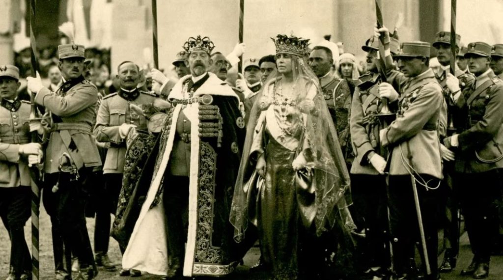 Alba Iulia, 15 octombrie 1922 - Încoronarea MS Regelui Ferdinand I al României și a MS Reginei Maria a României. FOTO: Arhivele Naționale ale României