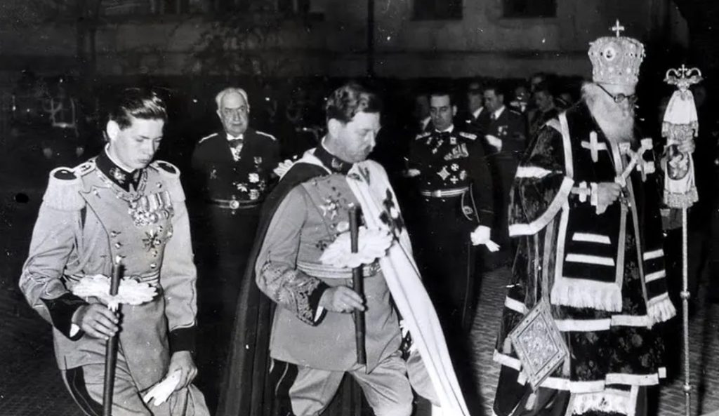 MS Regele Carol al II-lea, Marele Voievod Mihai (viitorul rege) și Patriarhul Nicodim Munteanu. FOTO: RFI
