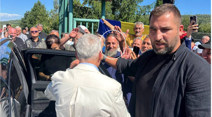 Încă o șarlatanie: Călin Georgescu a inventat un ”preot ieșean” care să-l întâmpine la o mănăstire din județ