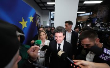 O operațiune sub steag fals